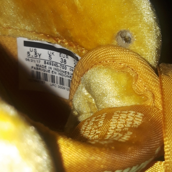 Nike - Picture 5 of 5